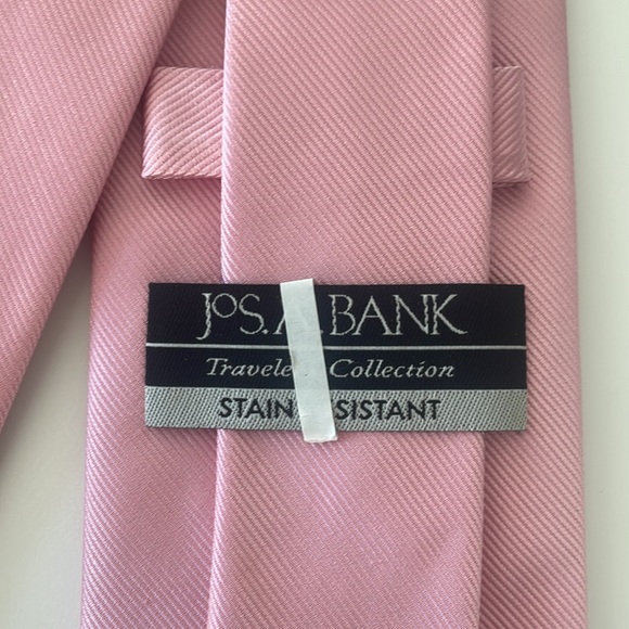 Light Pink Stain Resistant Jos. A. Bank Men’s Solid Tie - Traveler Collection - Picture 6 of 7
